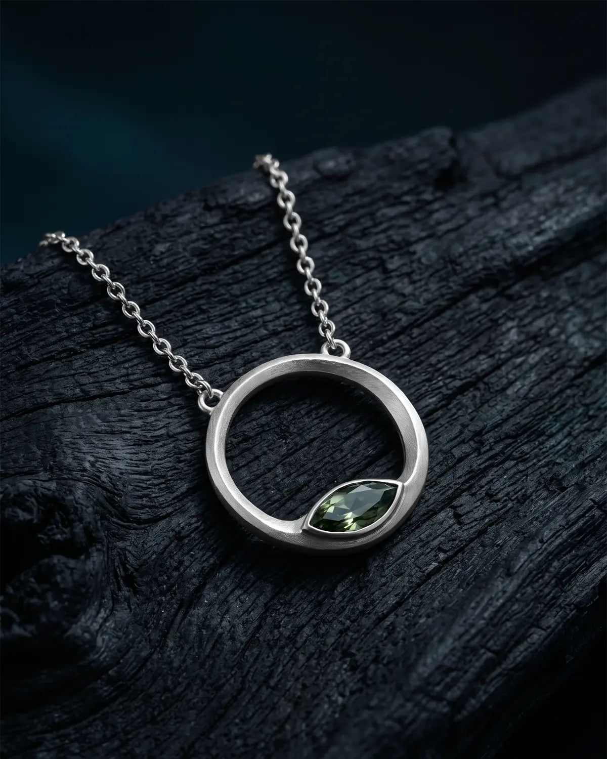 LUCENCE PERIDOT OPEN CIRCLE PENDANT NECKLACE
