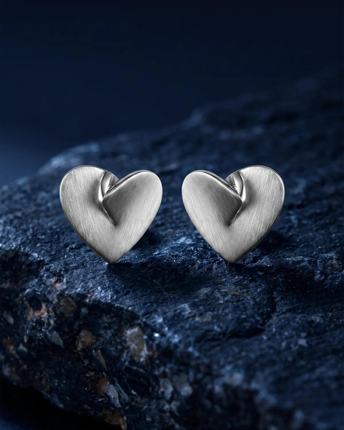 PLEATED HEART STUD EARRINGS