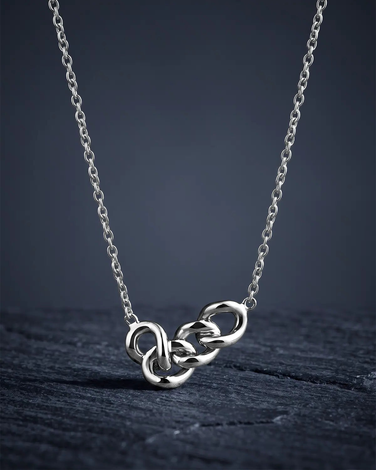 NEXUS LINKED CHAIN NECKLACE