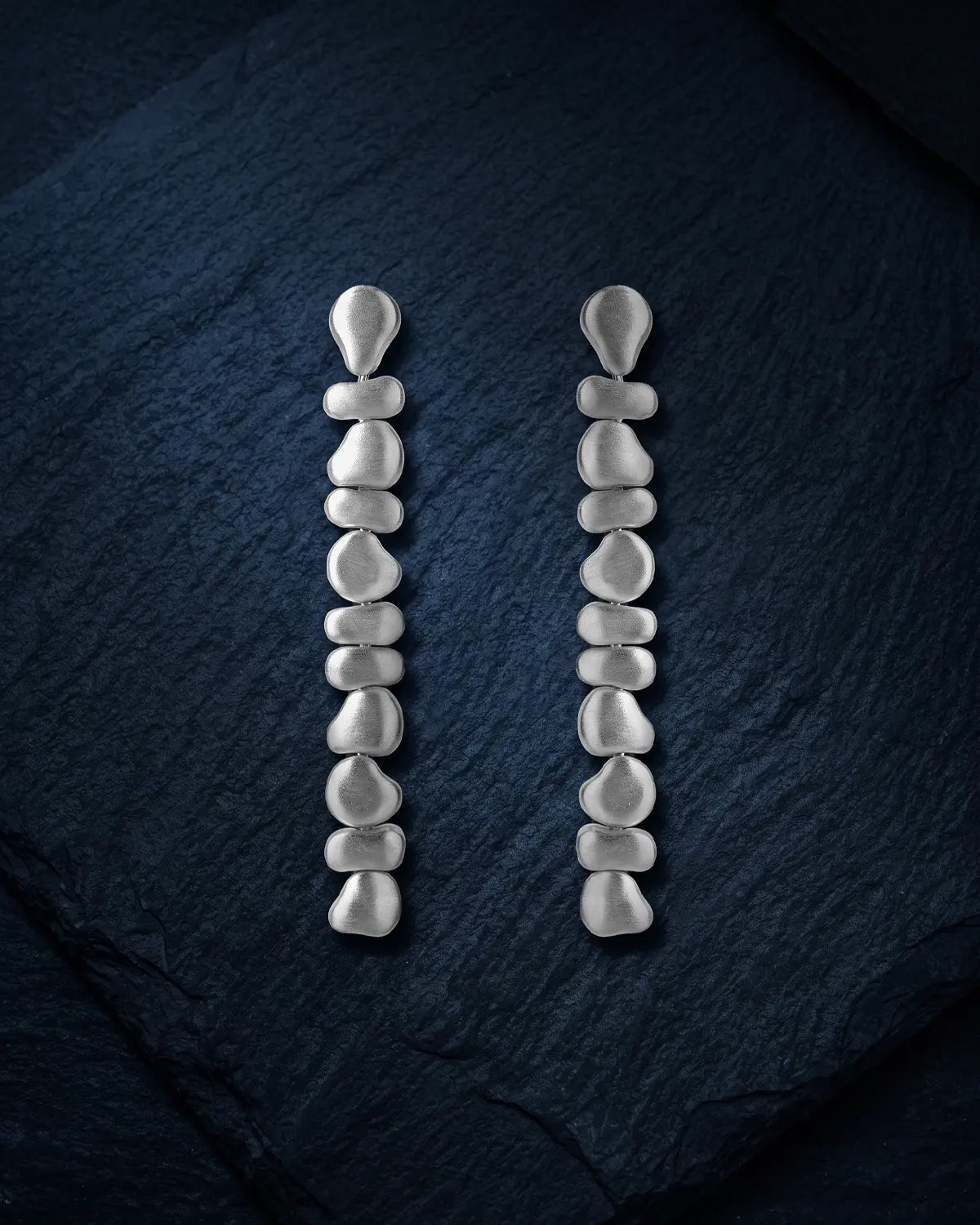 HORIZON PEBBLE DROP EARRINGS