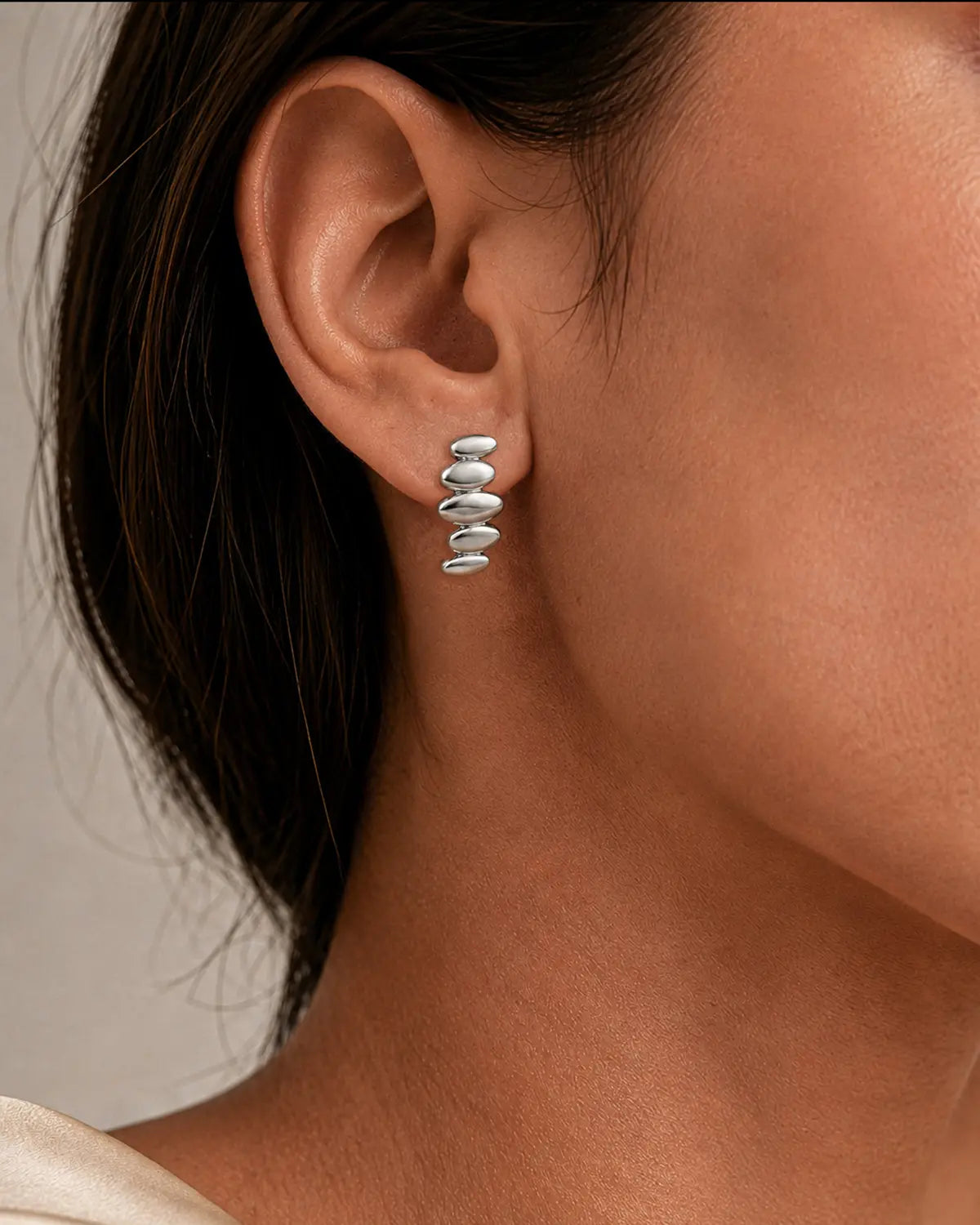 RESONANCE STACKED PEBBLE STUD EARRINGS