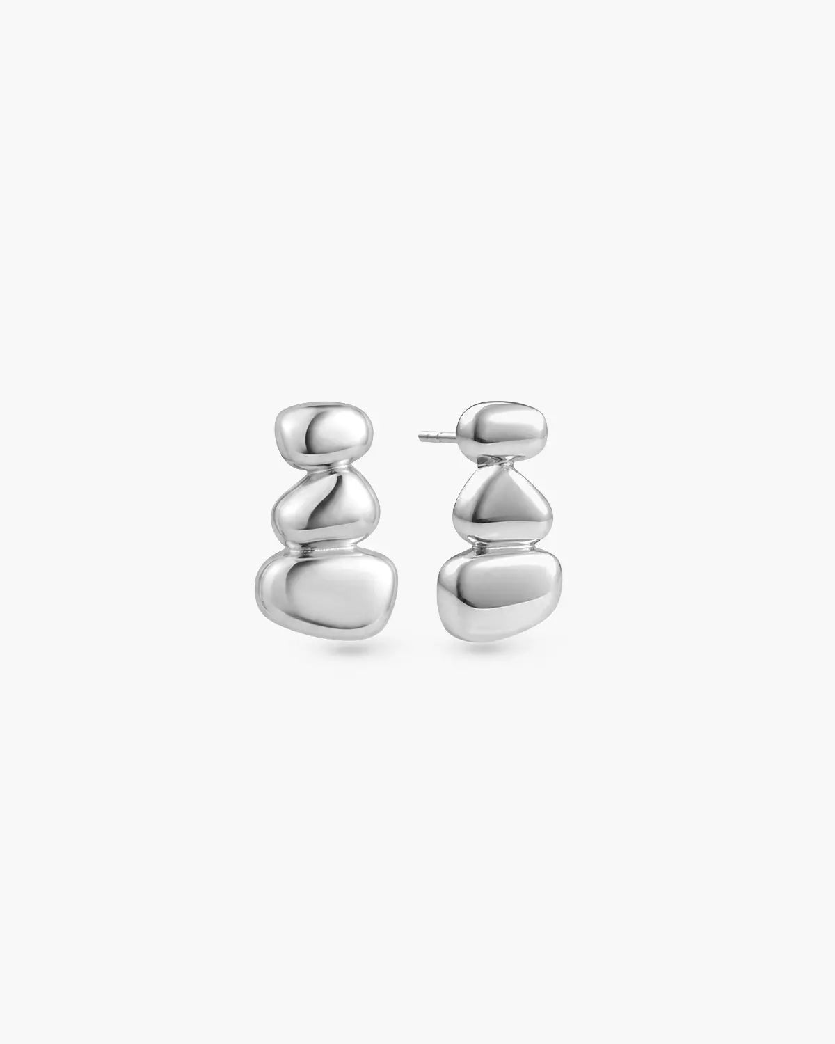 ASCENT GRADUATED PEBBLE STUD EARRINGS