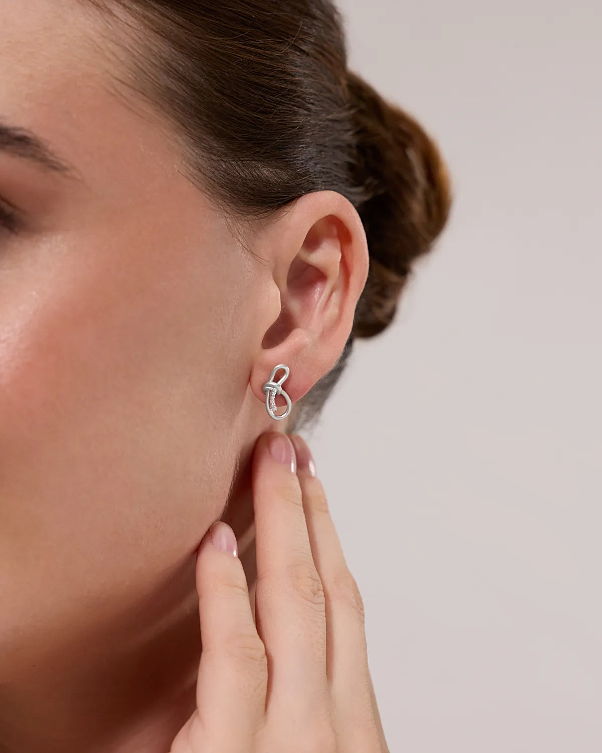 WEAVE KNOT STUD EARRINGS