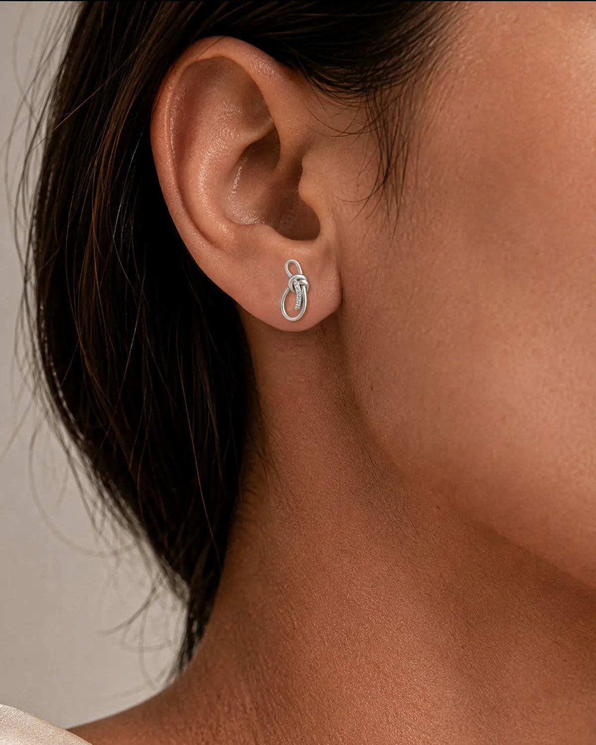 WEAVE KNOT STUD EARRINGS
