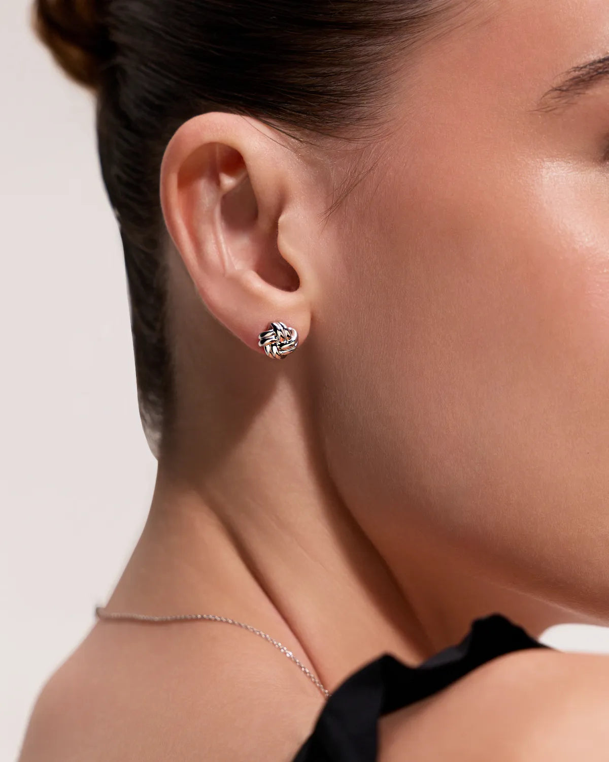 KNIT WOVEN KNOT STUD EARRINGS