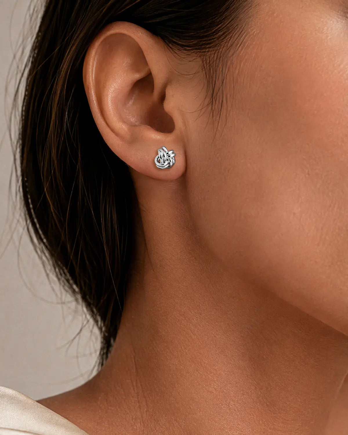 KNIT WOVEN KNOT STUD EARRINGS