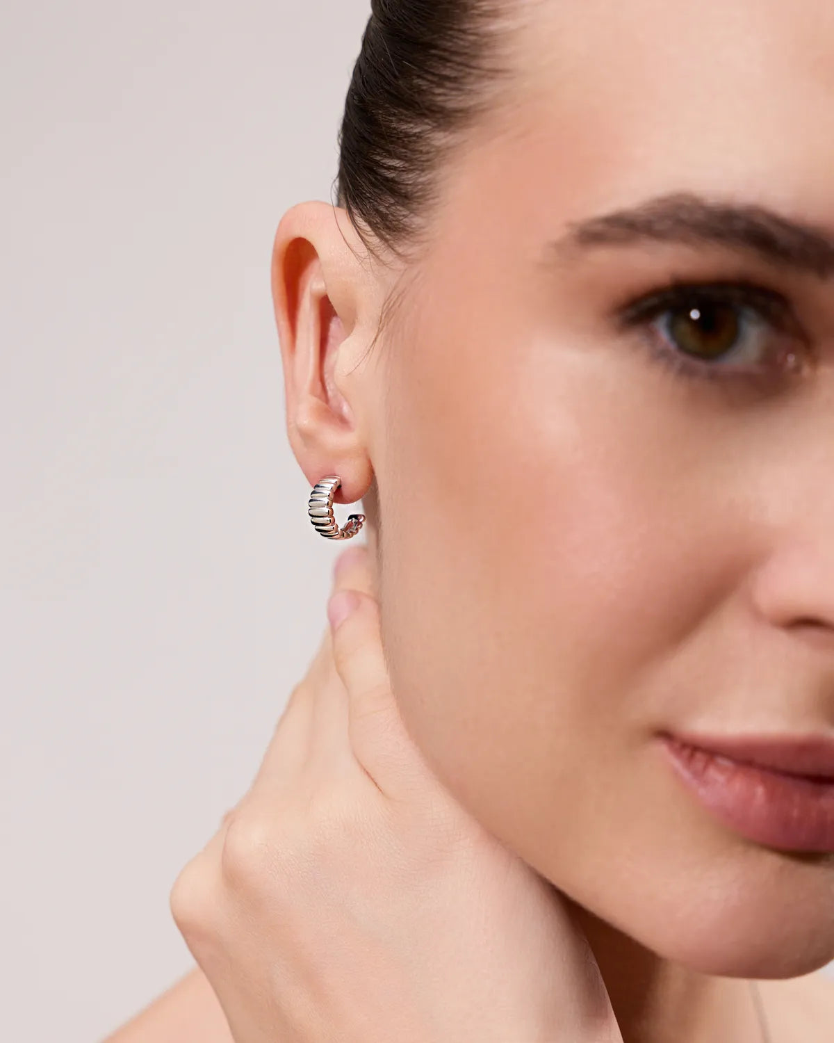 ECLISSE RIBBED HOOP EARRINGS