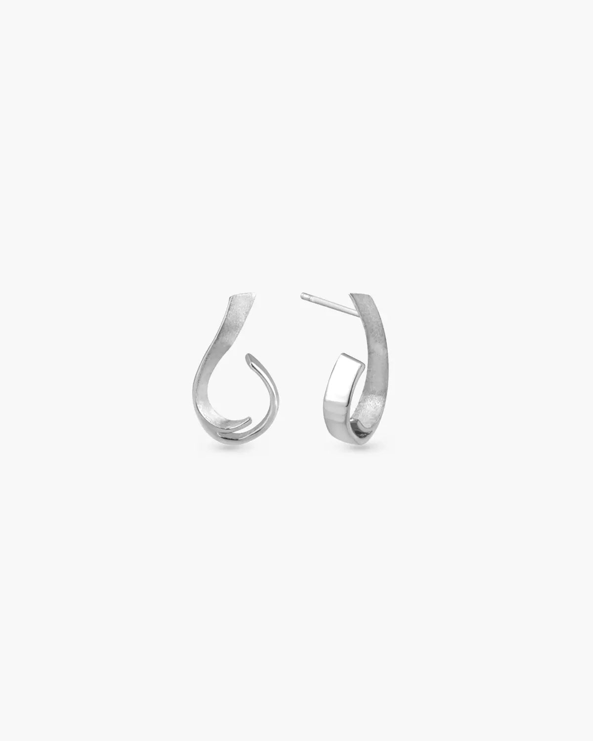 BILLOW CURVED DROP EARRINGS