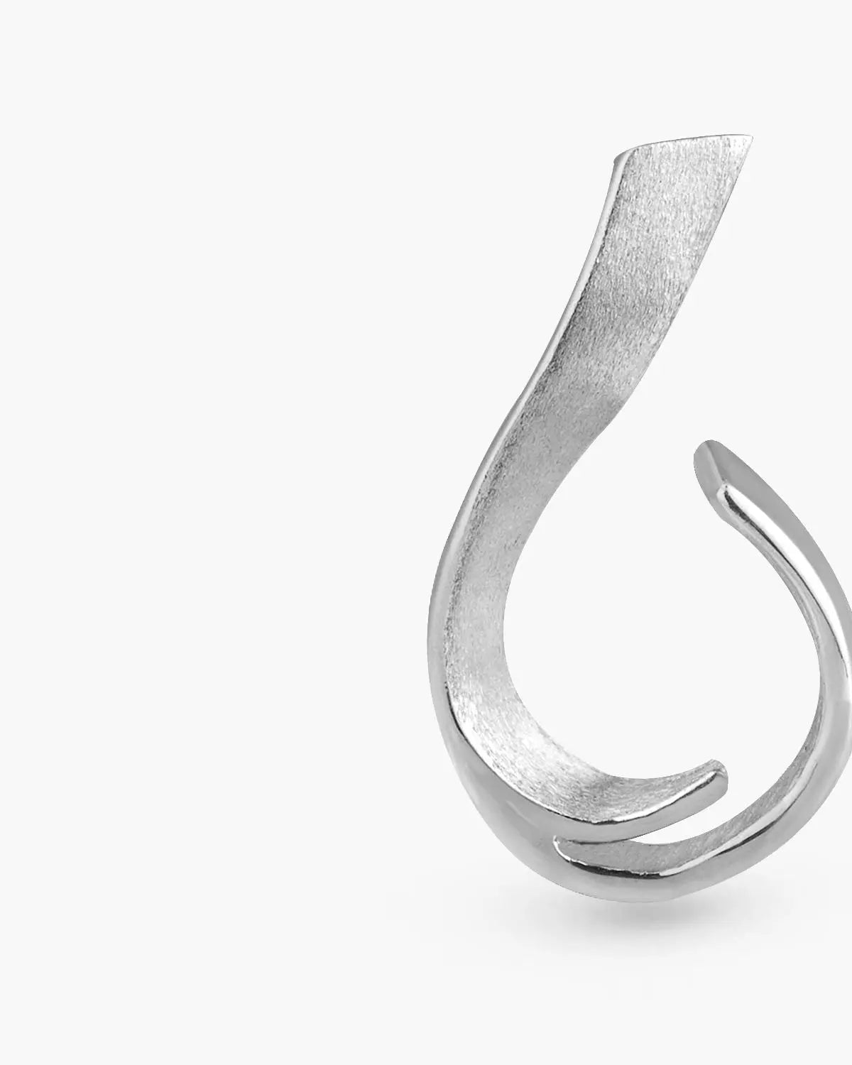 BILLOW CURVED DROP EARRINGS