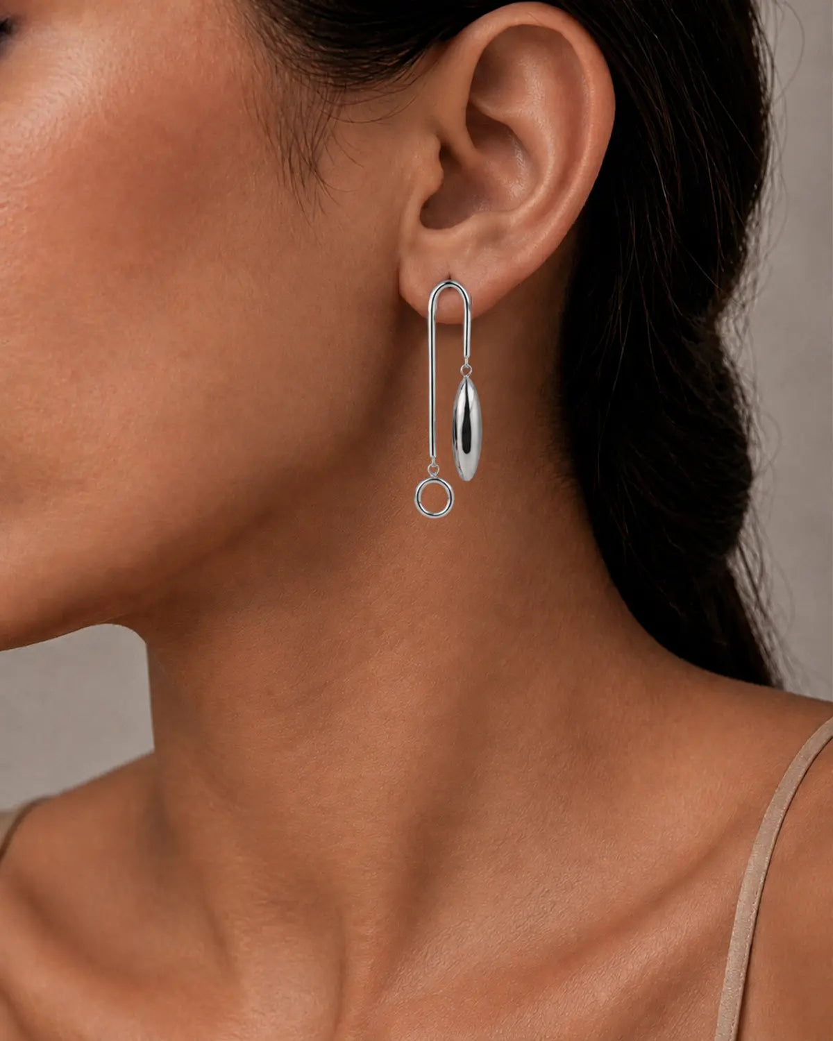 TEMPO LINEAR BAR DROP EARRINGS