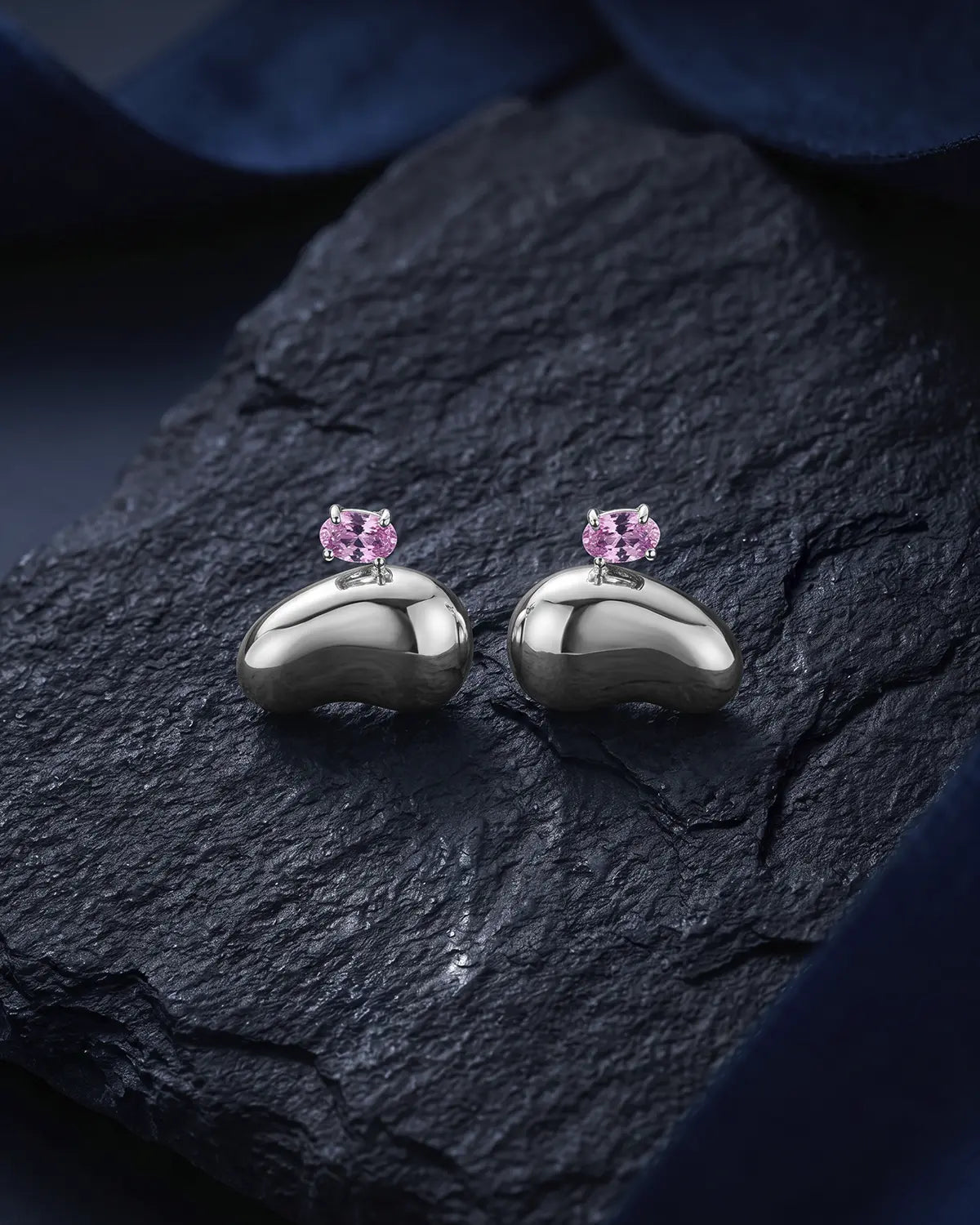POISE PEBBLE STUD EARRINGS