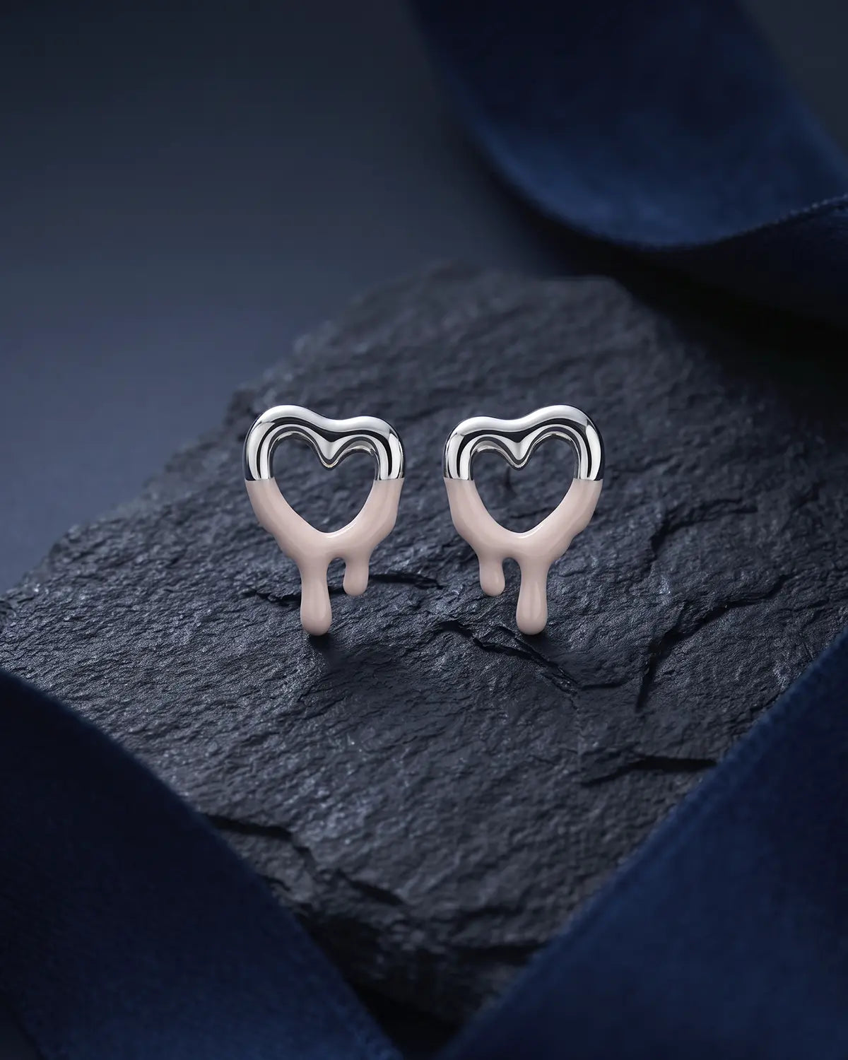 MELT HEART STUD EARRINGS