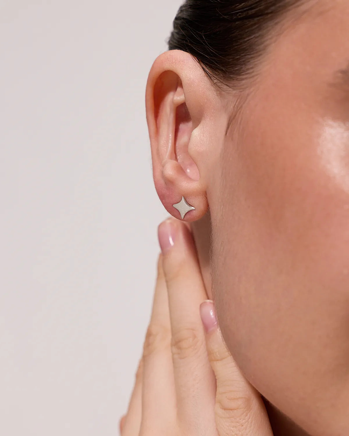 ASTER FOUR-POINT STAR STUD EARRINGS