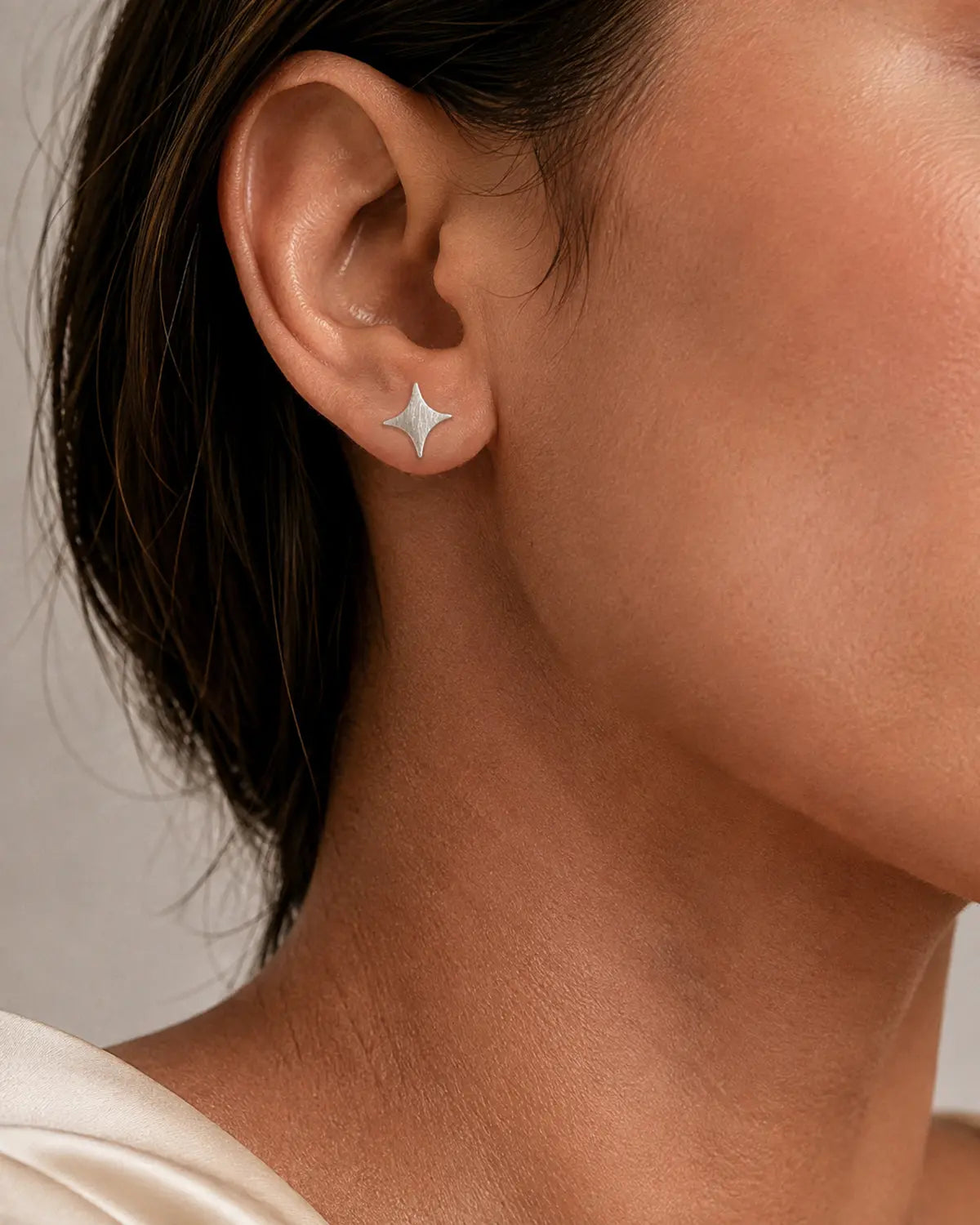 ASTER FOUR-POINT STAR STUD EARRINGS