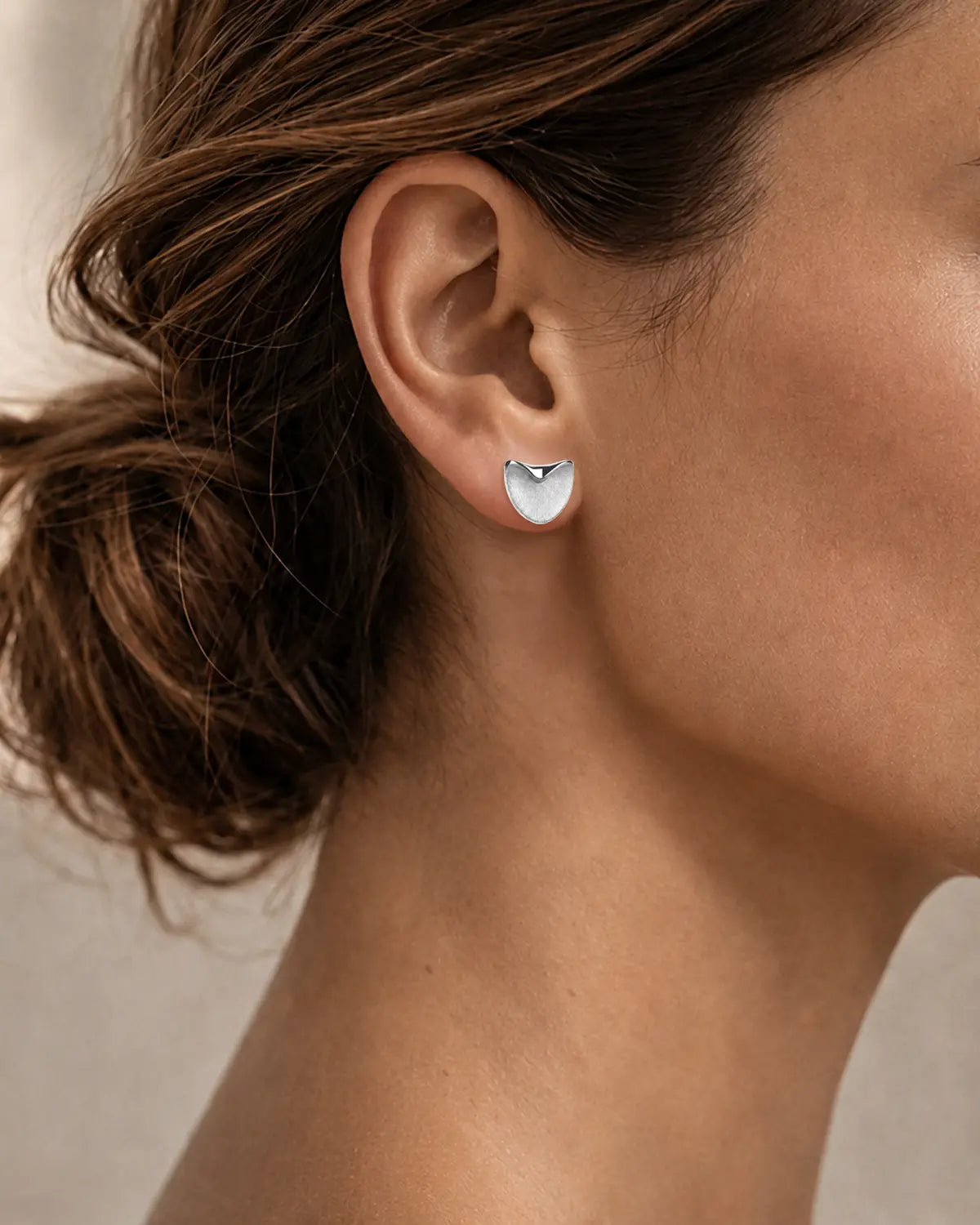 CARVED HEART STUD EARRINGS