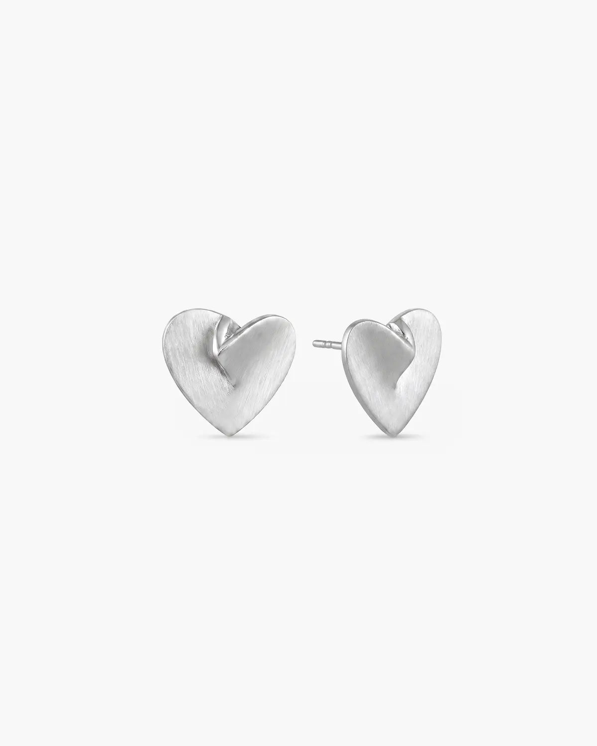 PLEATED HEART STUD EARRINGS