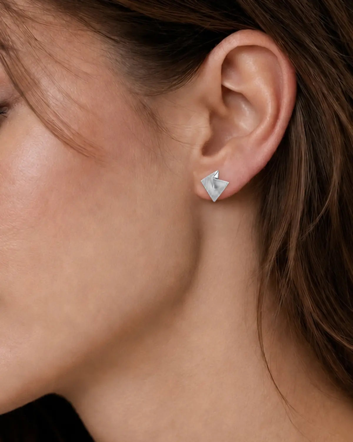 KANSO FACETED KITE STUD EARRINGS