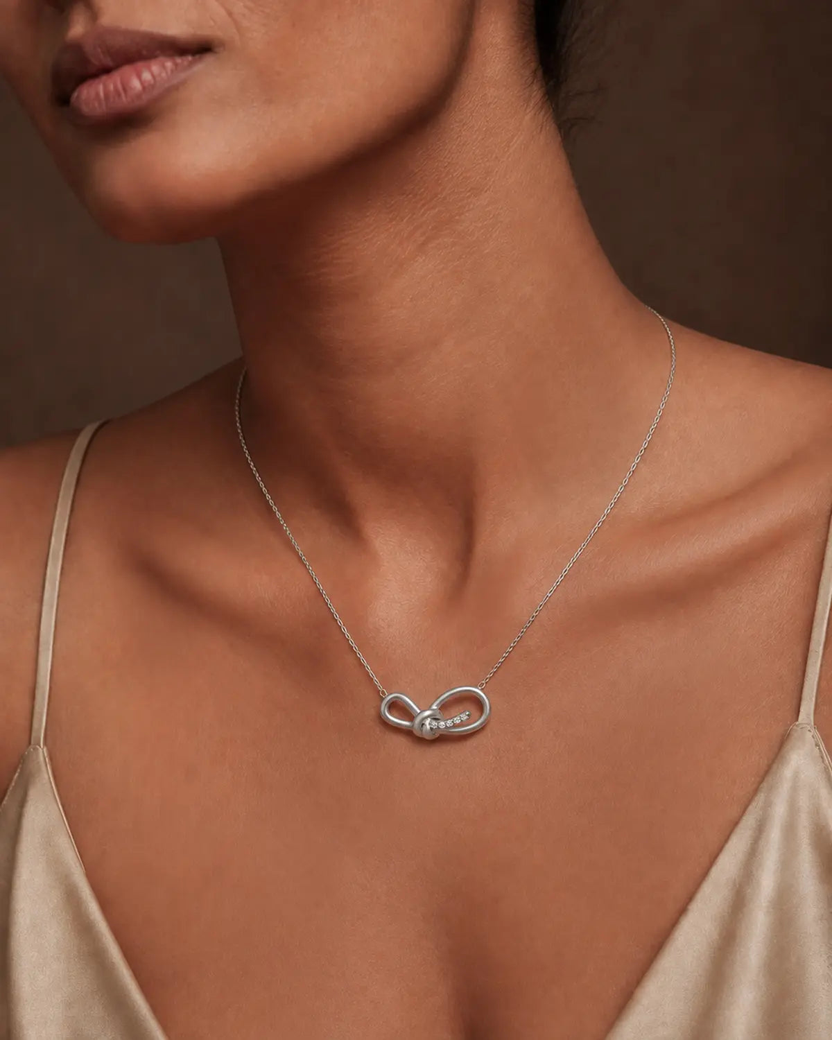WEAVE KNOT PENDANT NECKLACE