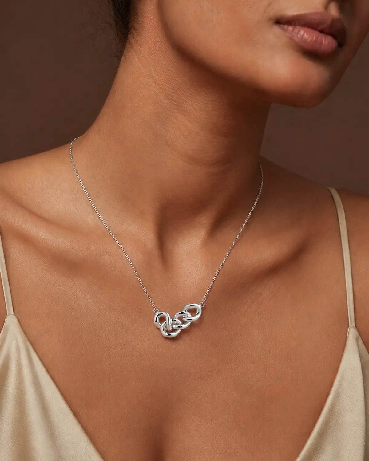 NEXUS LINKED CHAIN NECKLACE