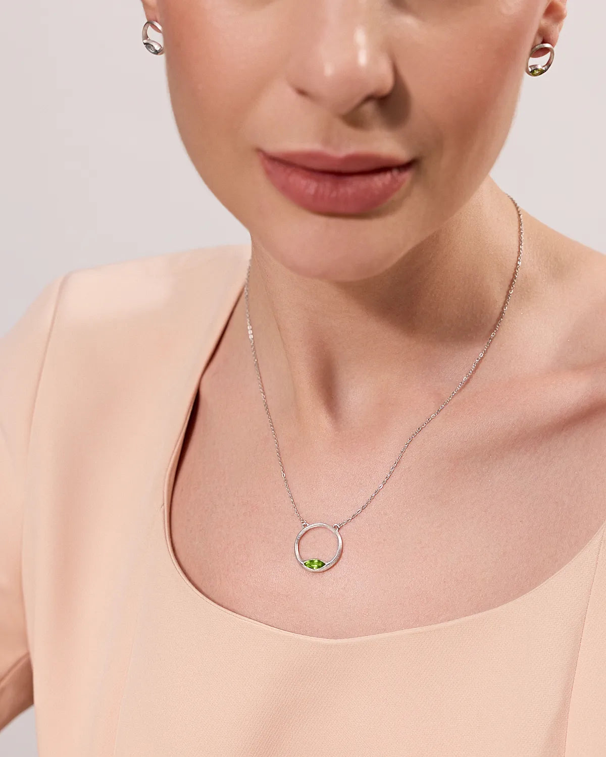 LUCENCE PERIDOT OPEN CIRCLE NECKLACE