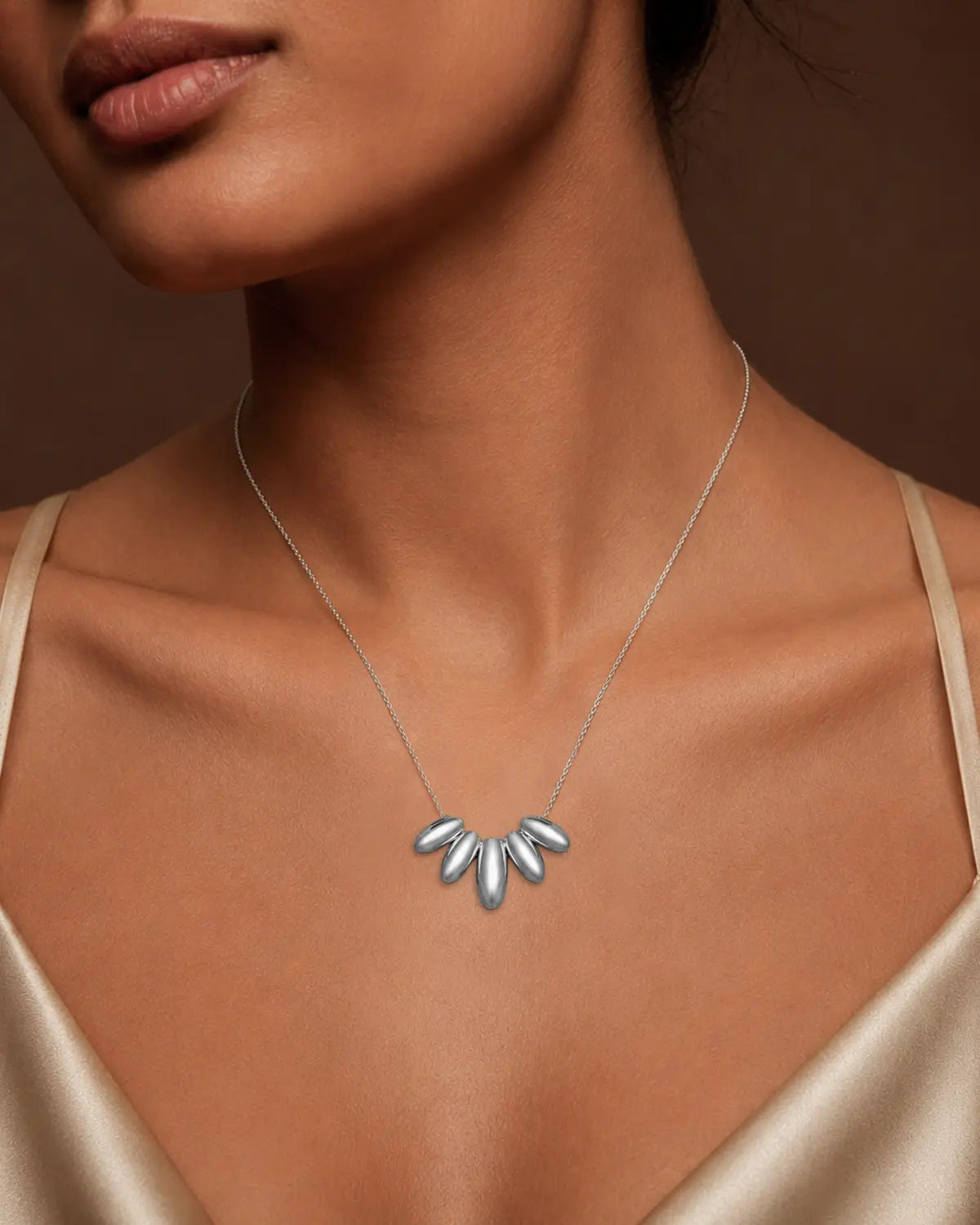 SOLIS FANNED PEBBLE PENDANT