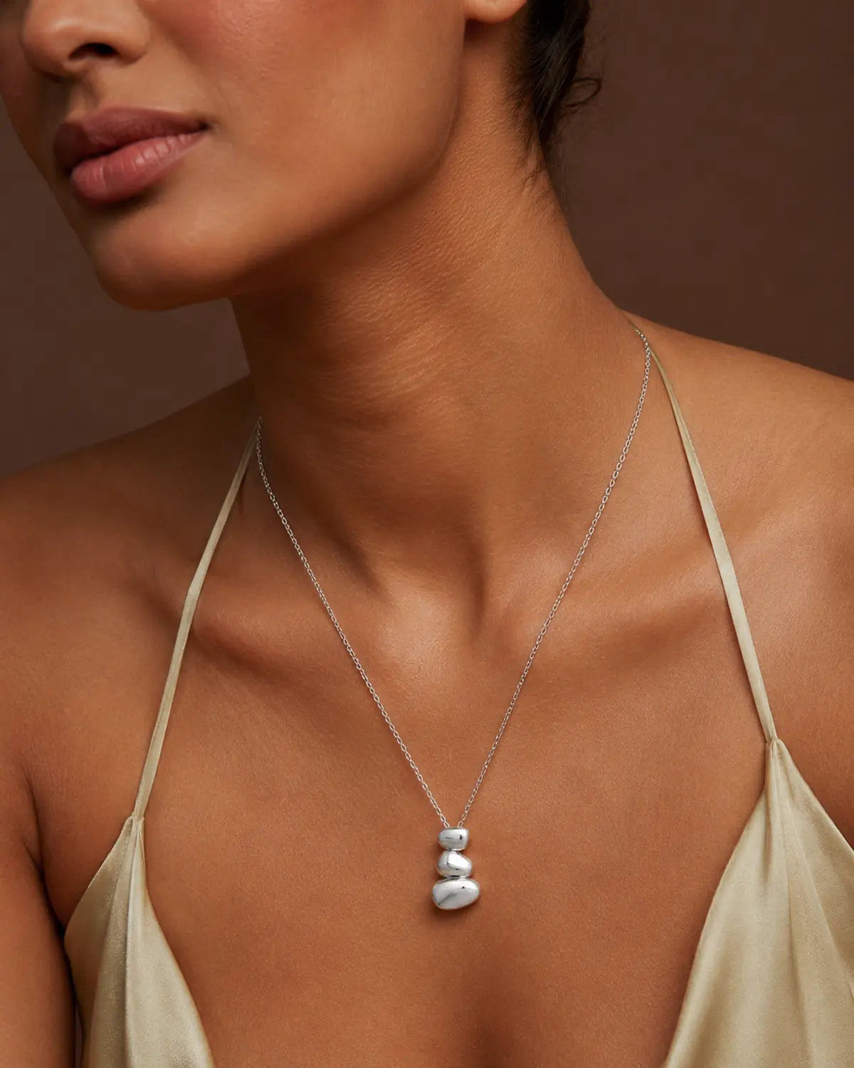 ASCENT PEBBLE PENDANT
