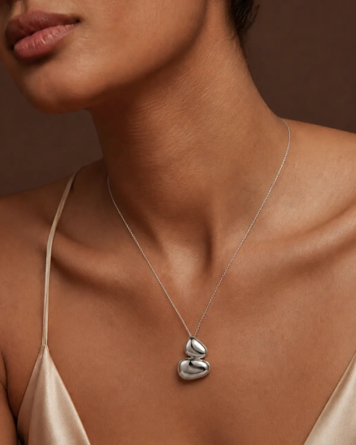 COSMOS PEBBLE PENDANT
