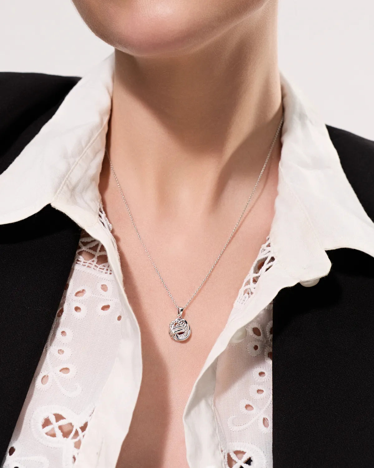 CLEW BRAIDED KNOT NECKLACE