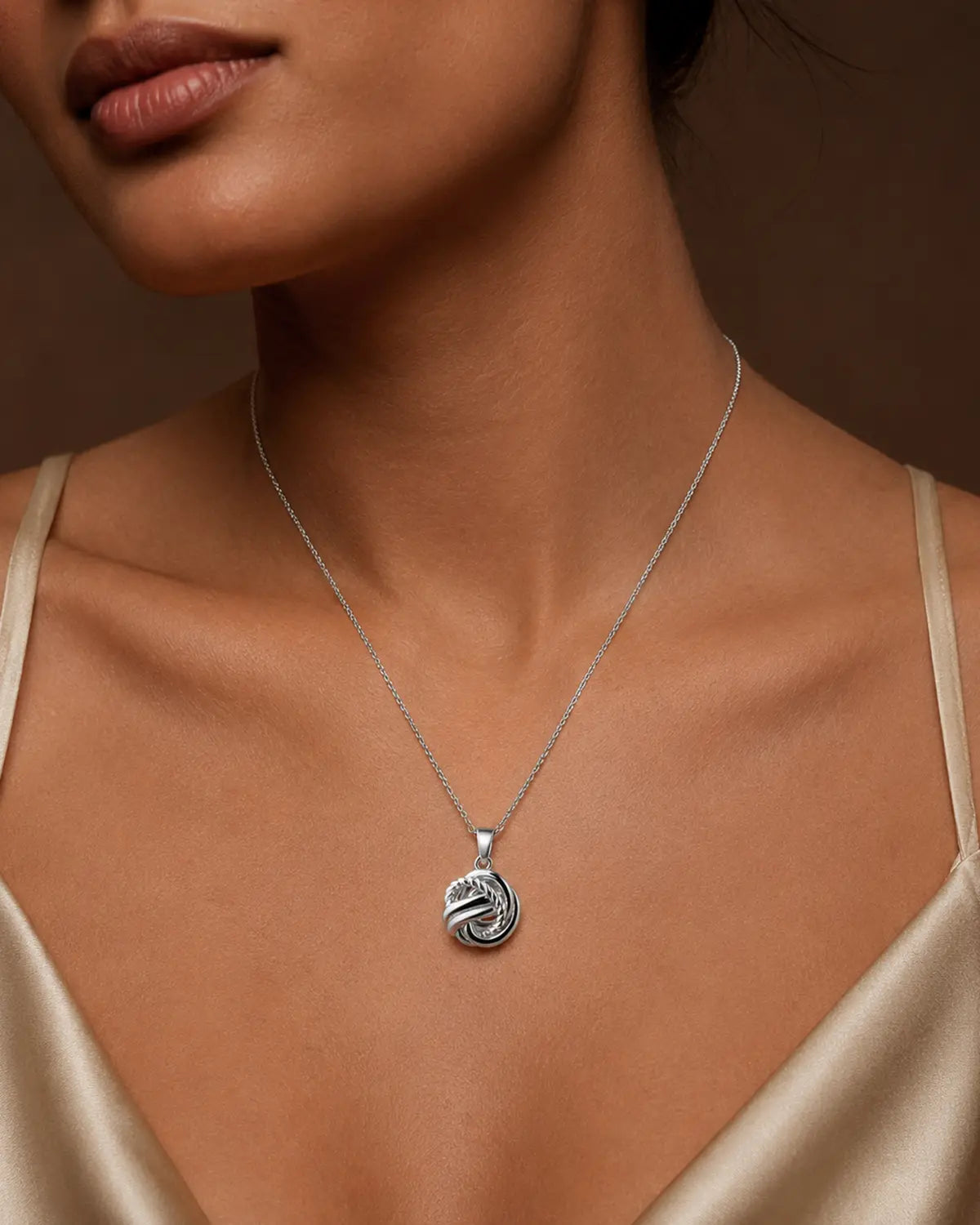 CLEW BRAIDED KNOT PENDANT