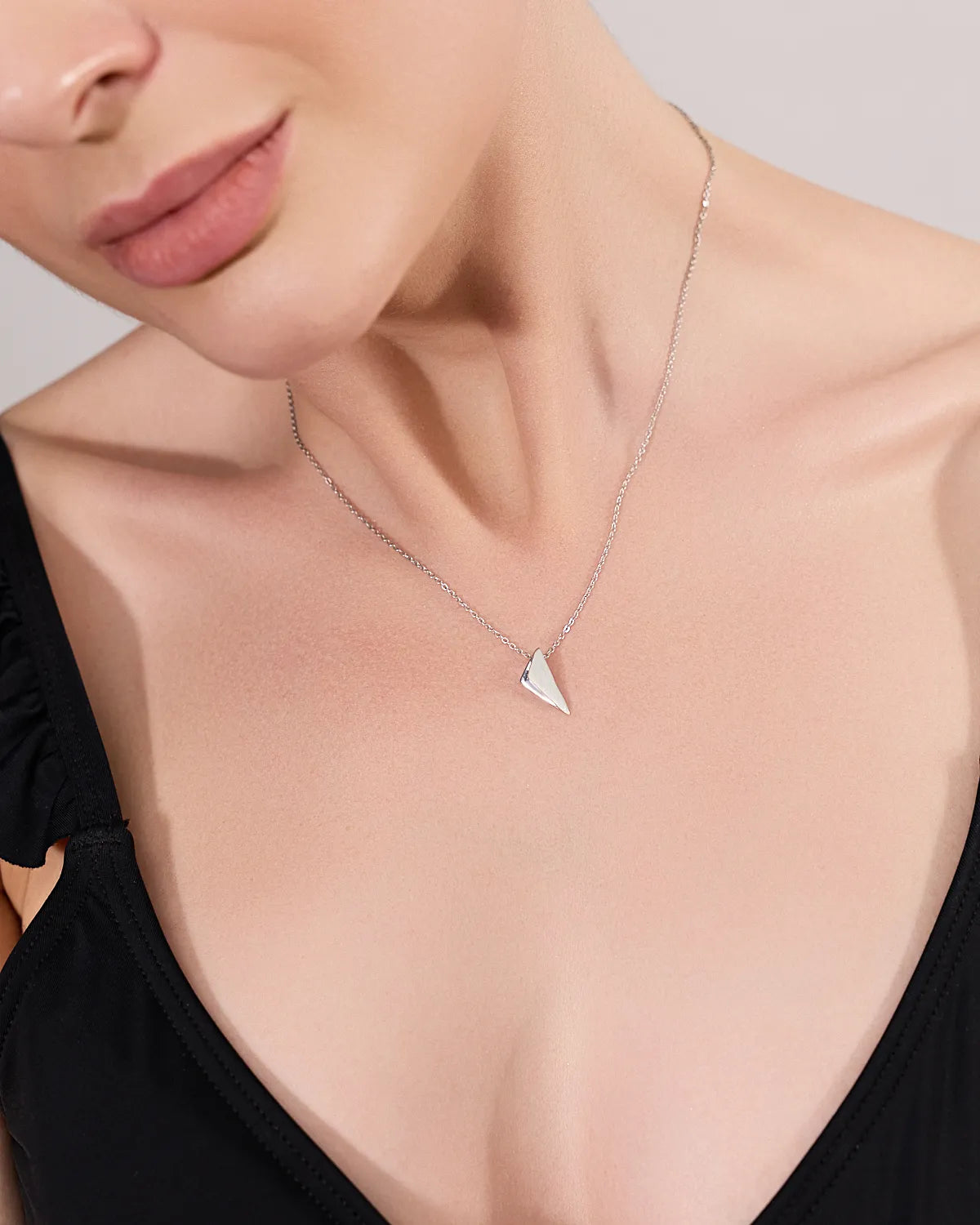 FLIPPED ANGULAR NECKLACE