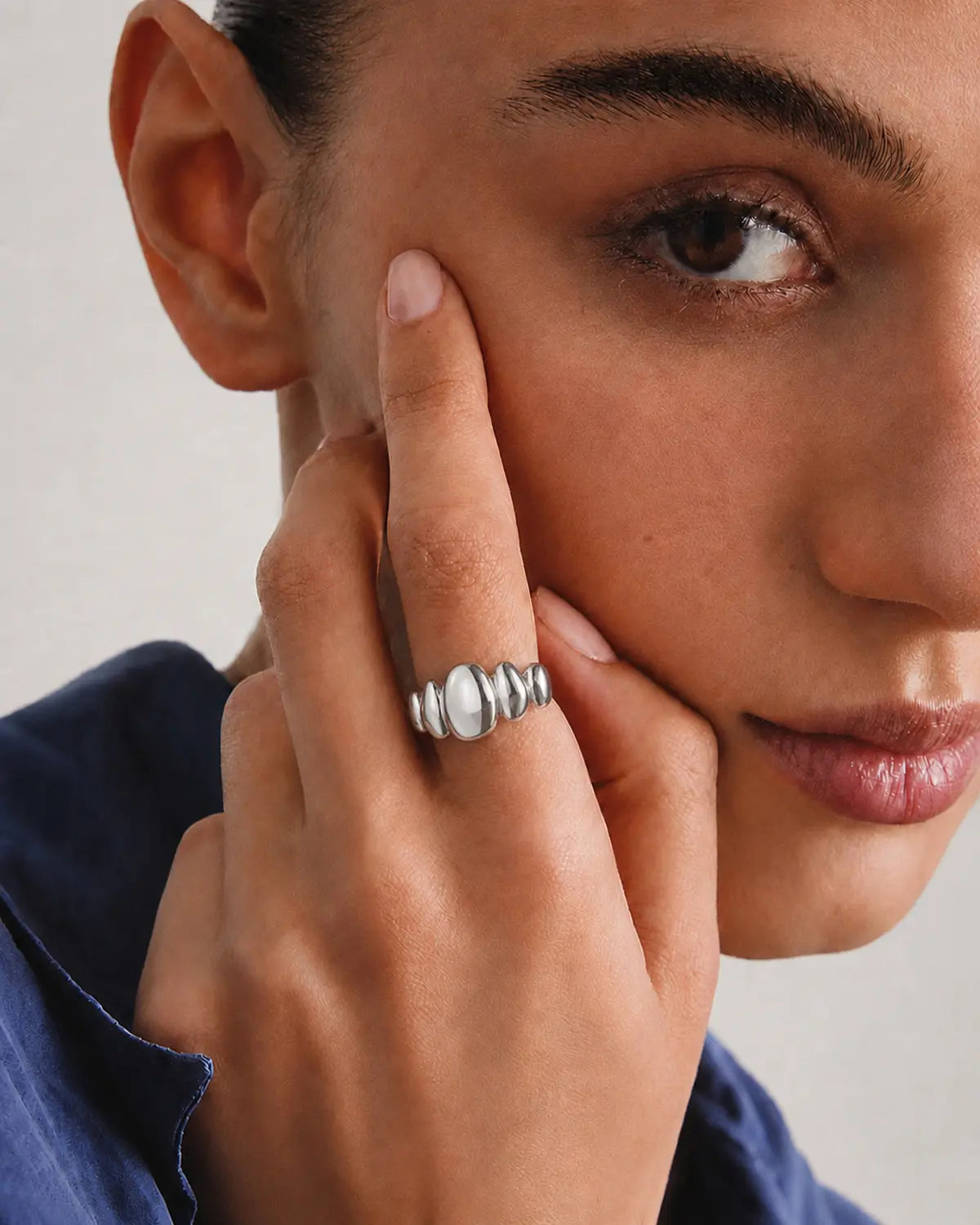 ASCENT PEBBLE BAND RING