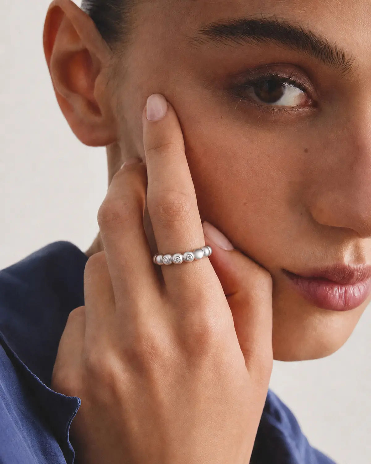 BEADED CRYSTAL BAND RING