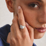 CONTOUR FOLDED CRESCENT RING