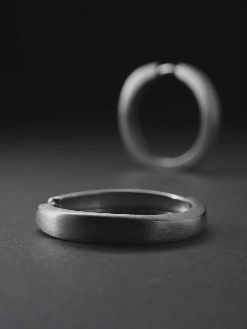 NODAL CONTOUR HOOP EARRINGS