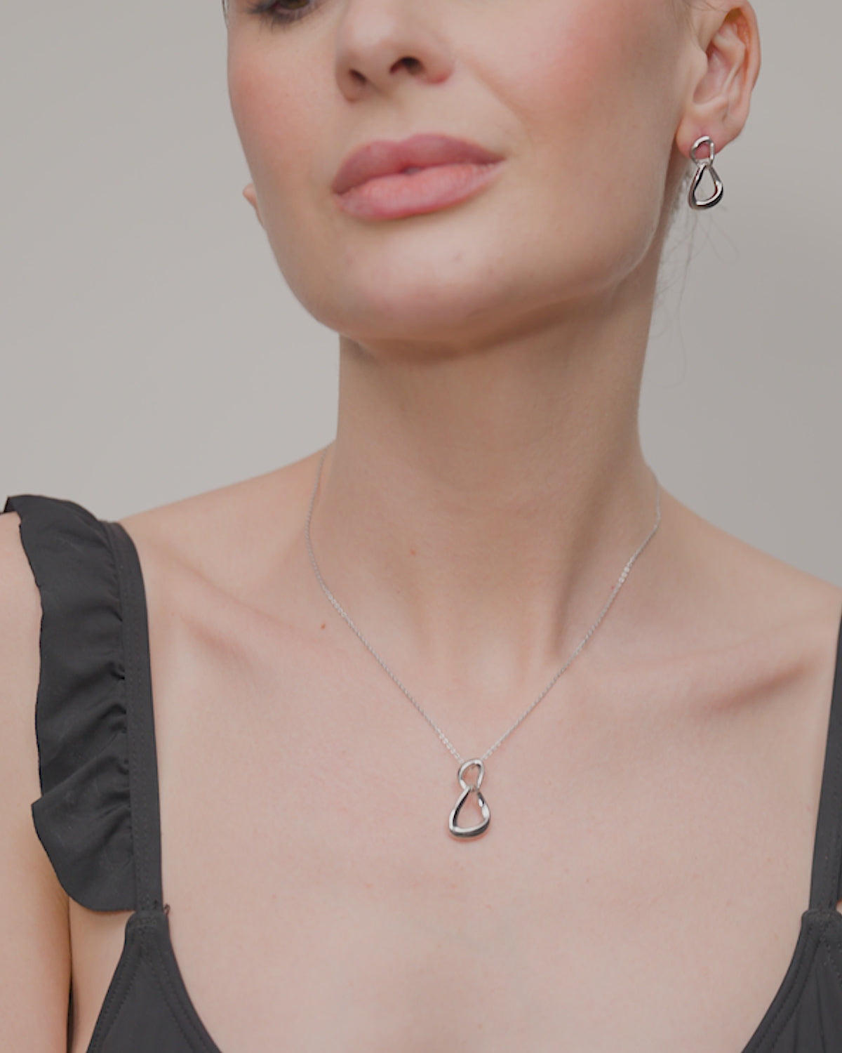 CRESCENDO LOOPED DROP EARRINGS